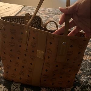 MCM REVERSIBLE TOTE BAG